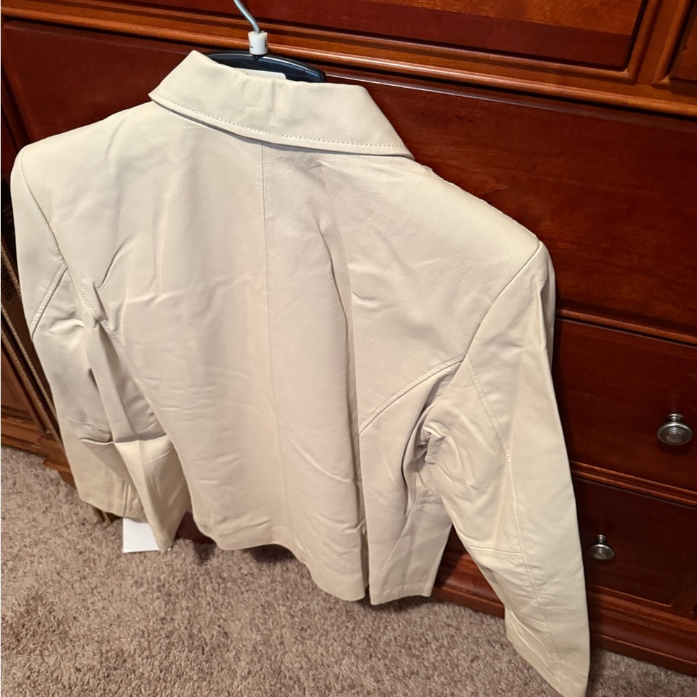 Pamela McCoy Cream Textured Blazer with Classic Collar - Picture 4 of 4